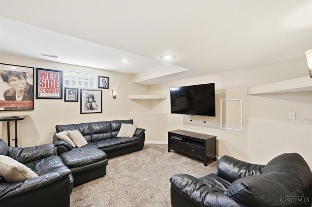 8230 South Port Drive, West Chester, OH 45069