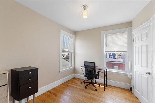 146 North St 4, Salem, MA 01970