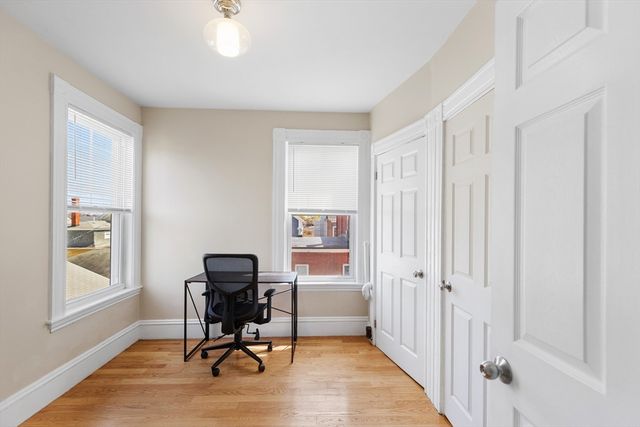 146 North St 4, Salem, MA 01970