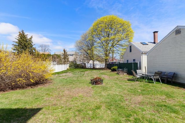 146 North St 4, Salem, MA 01970