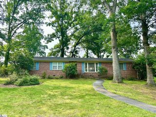 17 Homewood Avenue, Taylors, SC 29687