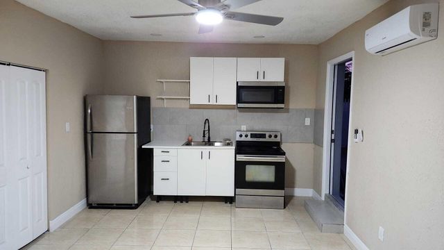 18515 NW 42ND Place unit 3, Miami Gardens, FL 33055