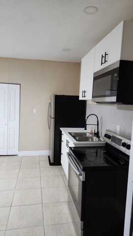 18515 NW 42ND Place unit 3, Miami Gardens, FL 33055