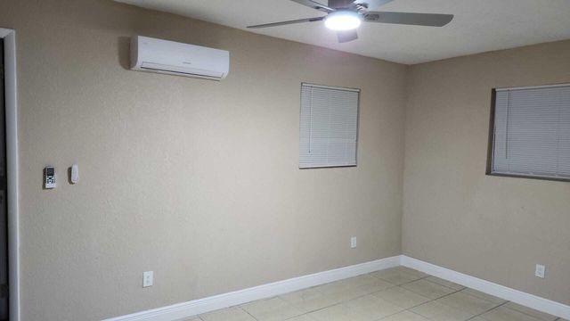18515 NW 42ND Place unit 3, Miami Gardens, FL 33055
