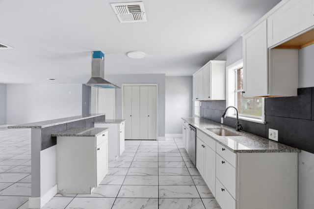 113 Prosperity St, Chauvin, LA 70344