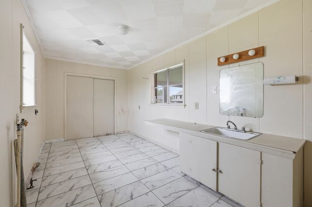 113 Prosperity St, Chauvin, LA 70344