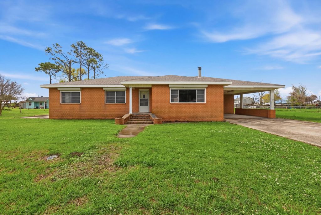 113 Prosperity St, Chauvin, LA 70344