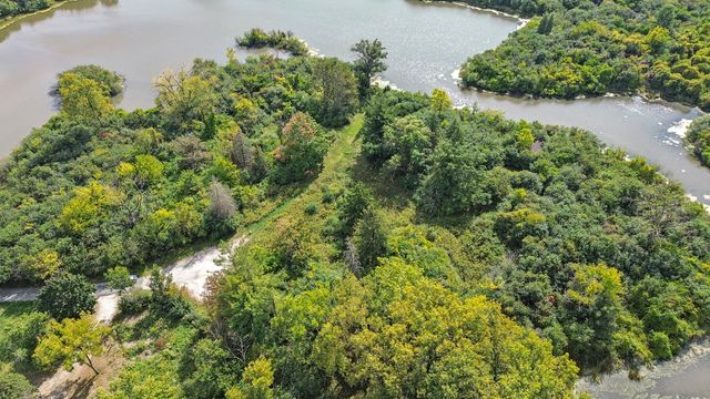 141 Breakenridge Farm Road, Oak Brook, IL 60523