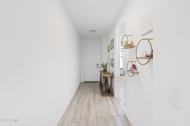 9512 W TURNEY Avenue, Phoenix, AZ 85037