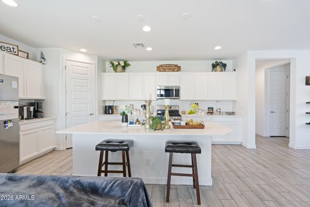 9512 W TURNEY Avenue, Phoenix, AZ 85037