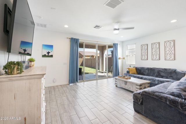 9512 W TURNEY Avenue, Phoenix, AZ 85037