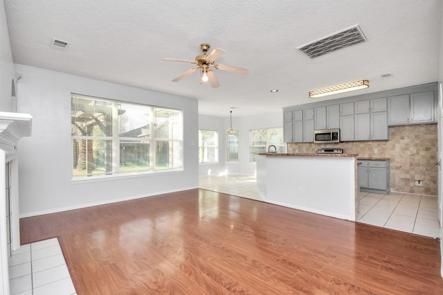 15711 Rosewood Hill Ct, Sugar Land, TX 77498