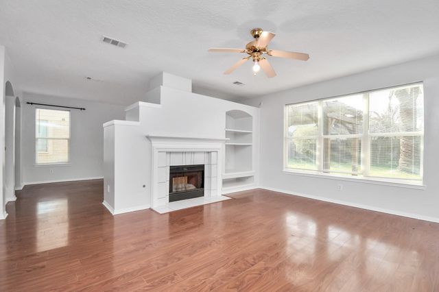15711 Rosewood Hill Ct, Sugar Land, TX 77498