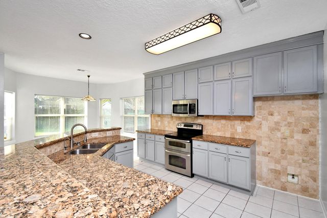 15711 Rosewood Hill Ct, Sugar Land, TX 77498