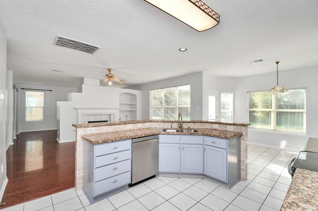15711 Rosewood Hill Ct, Sugar Land, TX 77498