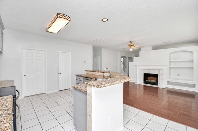 15711 Rosewood Hill Ct, Sugar Land, TX 77498