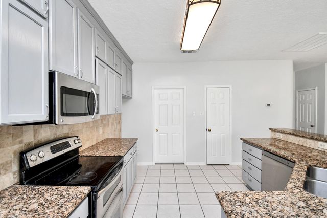 15711 Rosewood Hill Ct, Sugar Land, TX 77498