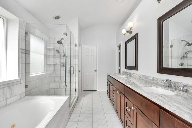15711 Rosewood Hill Ct, Sugar Land, TX 77498