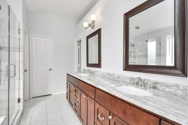 15711 Rosewood Hill Ct, Sugar Land, TX 77498