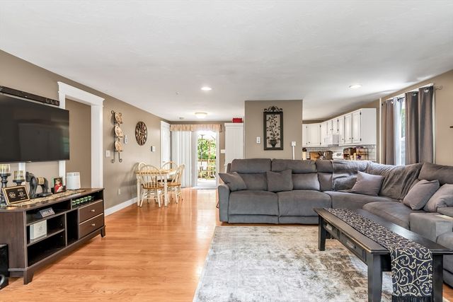2 Gates Ln, Millbury, MA 01527