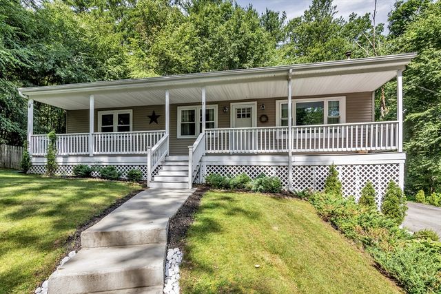 2 Gates Ln, Millbury, MA 01527