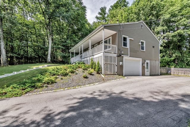 2 Gates Ln, Millbury, MA 01527