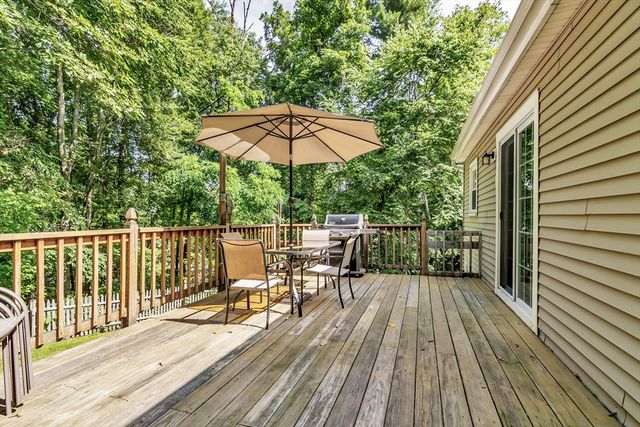 2 Gates Ln, Millbury, MA 01527