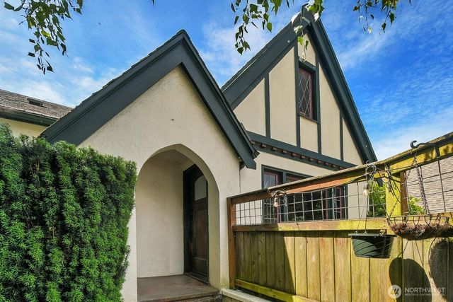 315 N 46th, Seattle, WA 98103