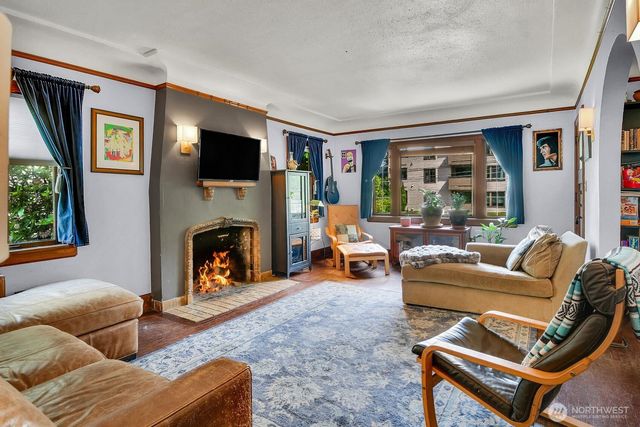 315 N 46th, Seattle, WA 98103