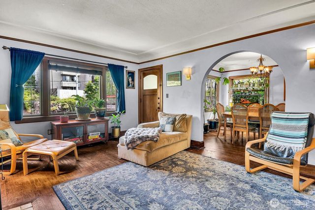 315 N 46th, Seattle, WA 98103
