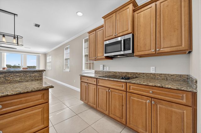 240 SE Brooks Street B202, Fort Walton Beach, FL 32548