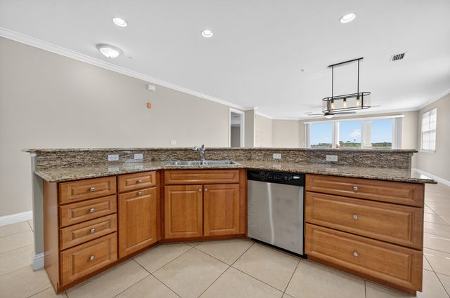 240 SE Brooks Street B202, Fort Walton Beach, FL 32548