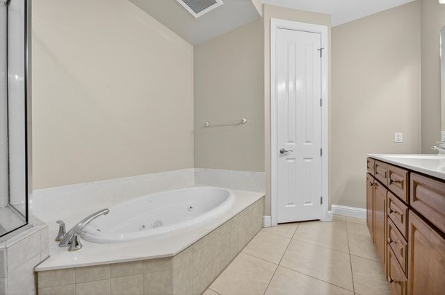 240 SE Brooks Street B202, Fort Walton Beach, FL 32548