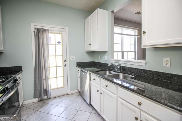 6476 Portside Way, Flowery Branch, GA 30542