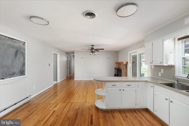 22120 HOLIDAY DR, Smithsburg, MD 21783
