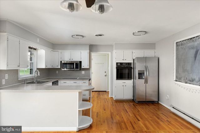 22120 HOLIDAY DR, Smithsburg, MD 21783