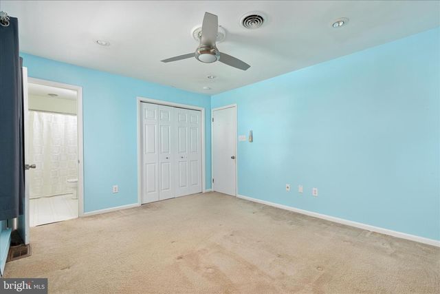22120 HOLIDAY DR, Smithsburg, MD 21783
