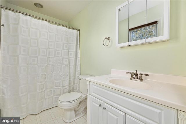 22120 HOLIDAY DR, Smithsburg, MD 21783