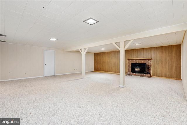22120 HOLIDAY DR, Smithsburg, MD 21783