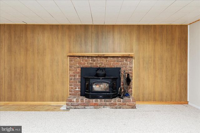 22120 HOLIDAY DR, Smithsburg, MD 21783