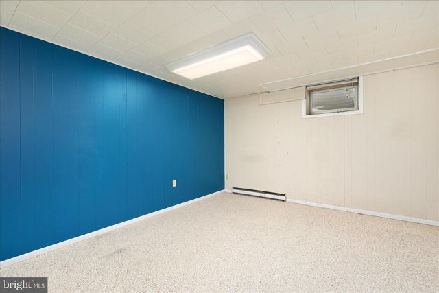 22120 HOLIDAY DR, Smithsburg, MD 21783