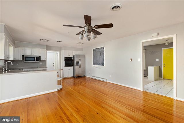 22120 HOLIDAY DR, Smithsburg, MD 21783