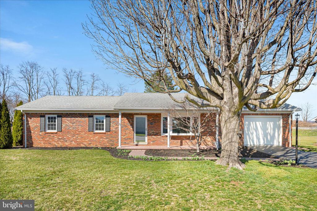 22120 HOLIDAY DR, Smithsburg, MD 21783
