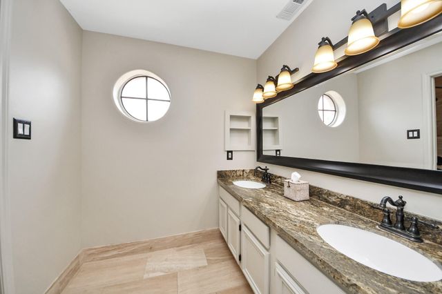 2220 Bering Drive 29, Houston, TX 77057