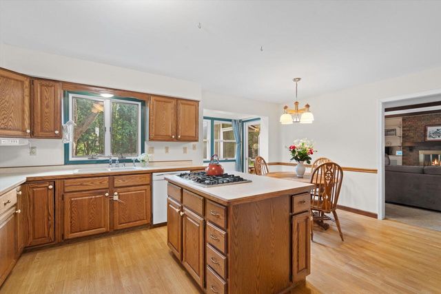 18045 Lamplighter LANE, Brookfield, WI 53045