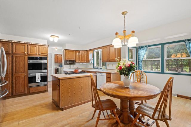 18045 Lamplighter LANE, Brookfield, WI 53045