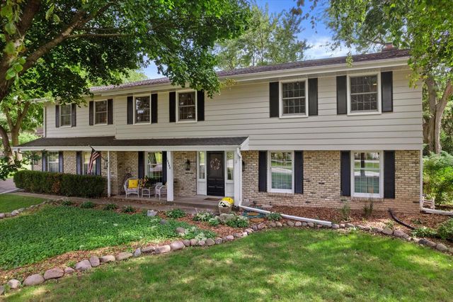 18045 Lamplighter LANE, Brookfield, WI 53045