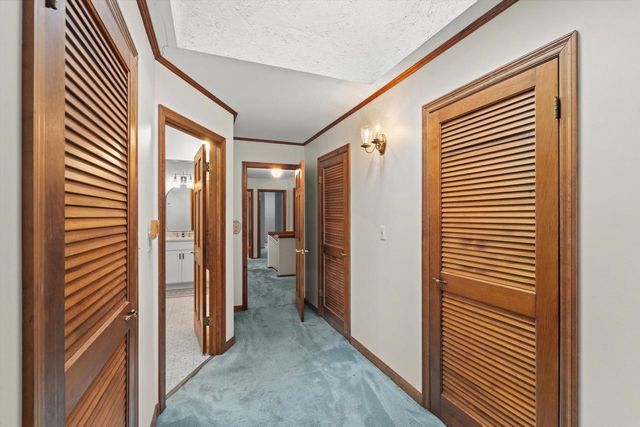 18045 Lamplighter LANE, Brookfield, WI 53045