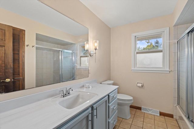 18045 Lamplighter LANE, Brookfield, WI 53045
