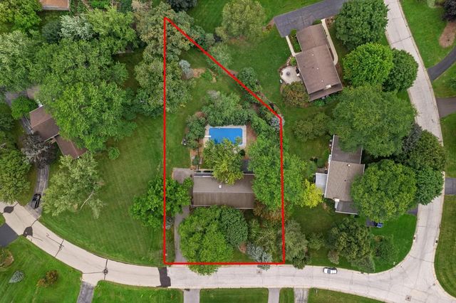 18045 Lamplighter LANE, Brookfield, WI 53045